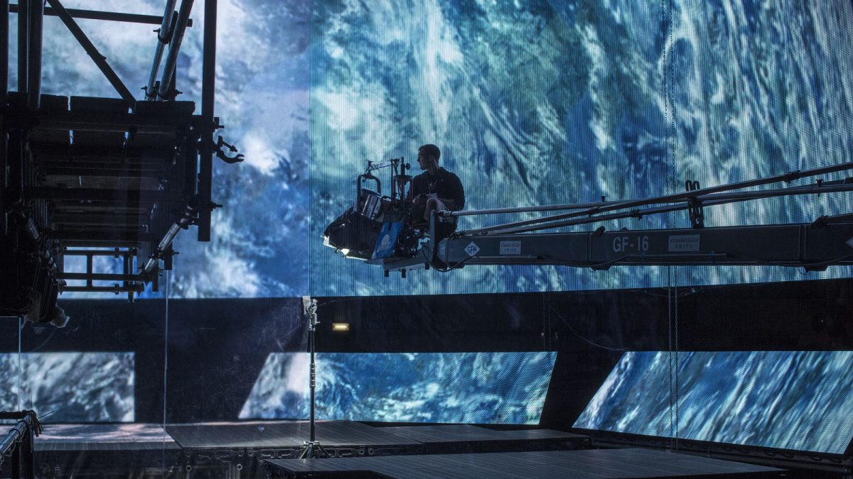 Greg Frasier arbeitet in einer Vorstufe des ILM-Volumes.