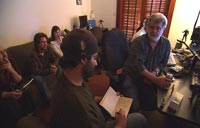 Dave Filoni und George Lucas in einer Teambesprechung