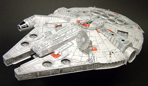 Millennium Falcon via Papercraft