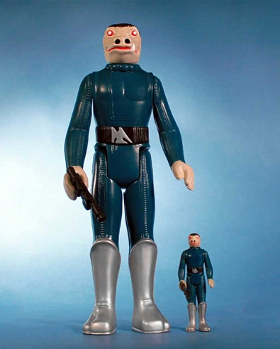 Jumbo Vintage Kenner Actionfigur Blue Snaggletooth. Interessant ist der Größenvergleich zwischen Originalfigur und der Jumbo-Variante