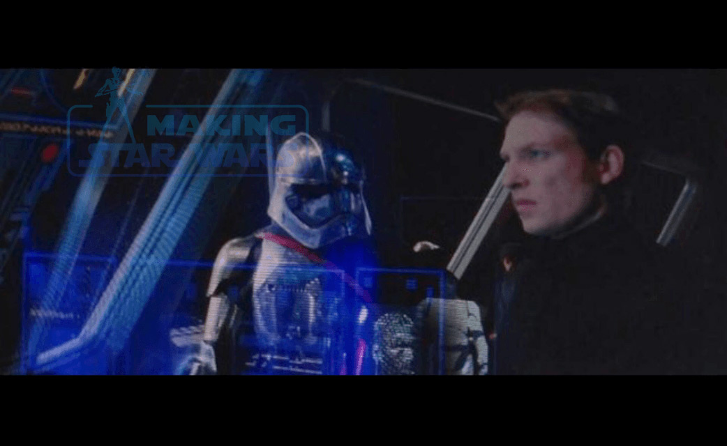 Der General gibt Captain Phasma Anweisungen