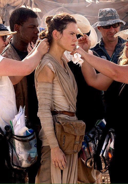 Neue Behind-the-Scenes-Bilder zum Erwachen der Macht