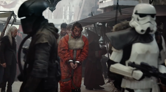 <i>Rogue One</i>„></div><p></p>
<p>Klingt so, als wäre diese seltene, natürliche Ressource – welcher Art sie auch immer sein mag – ein Teil dessen, was Jedha so besonders macht. Eine Quelle für Kyber-Kristalle vielleicht? Hierbei handelt es sich um die machtsensitiven Kristalle, welche Lichtschwerter antreiben und von den alten Sith verwendet wurden, um kolossale Massenvernichtungswaffen zu erschaffen. Könnten Kyber-Kristalle zu dieser Zeit, in welcher das Imperium seinen Todesstern vollendet, eine wesentliche Komponente ihres planetenvernichtenden Lasers sein? Doch es gibt da noch eine andere Seite an diesen heiligen Orten – die aber sehr häufig übersehen wird, wenn die Schlacht um die Ressourcen tobt: Die Bevölkerung.</p>
<p>Kein Zweifel, sie können ebenfalls eine Quelle gewaltiger Macht sein. Die Rebellen gehen dort hin auf der Suche nach einer Person, welches wesentlich für den Schlag gegen die Superwaffe des Imperiums ist.</p>
<p>‚Innerhalb der Gesellschaft Jedhas gibt es eine Art Widerstand, auch wenn der imperiale Stiefel der Unterdrückung über ihnen droht. Diese Leute geben nicht auf und unsere Figuren müssen dort hinziehen, um eine Person dieser Gruppe sicher von dort wegzubringen.‘ meint Edwards.</p>
<p>Auch wenn der Glaube an die Macht zur Zeit von <i>Rogue One</i> im Schwinden begriffen ist, so treffen sich von überall aus der Galaxis Anhänger, welche den verschiedenen Strömungen der Macht folgen, auf Jedha und verehren die Macht auf religiöse Weise.</p>
<p>‚Im weiteren Sinne muss es viele Leute geben, die einfach an die Jedi und die Macht glauben und dadurch beeinflusst wurden.‘ meint Edwards. ‚Wenn es sich um eine wirklich uralte Religion handelt, wie Obi-Wan Kenobi meint, so muss diese in tausenden oder Millionen von Leuten in die Galaxis existieren.‘</p>
<div align=
