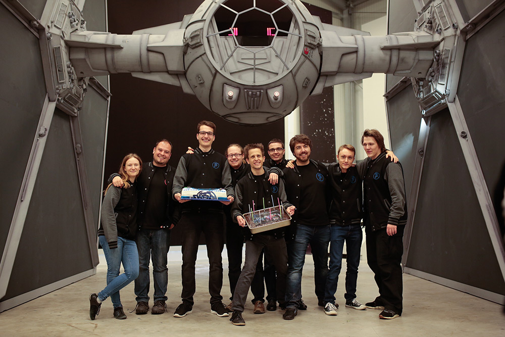 Das Team Saberproject feiert Geburtstag