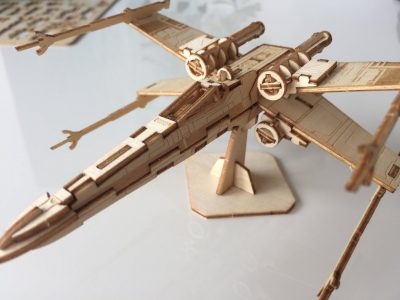 Rezension zu Incredibuilds: X-Wing vom Heel-Verlag