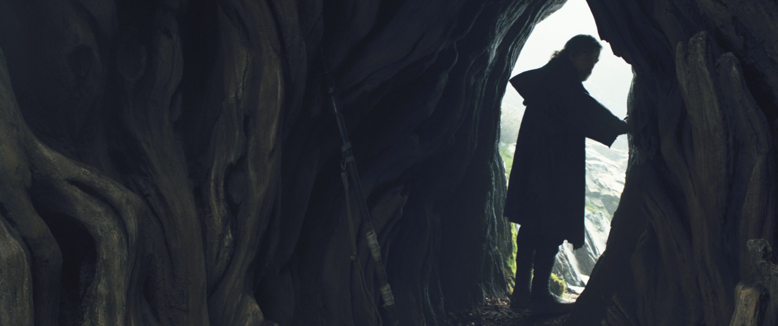 Luke in seiner Behausung oder dem Zugang zum Jedi-Tempel auf Ahch-To?