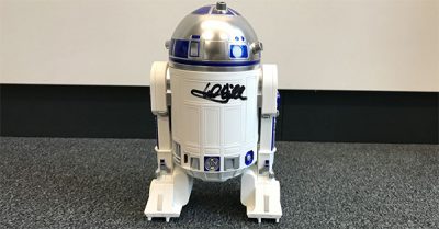 Versteigerung von R2-D2-Statue; signiert von Mark Hamill