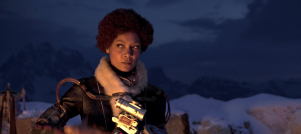 Val — gespielt von Thandie Newton