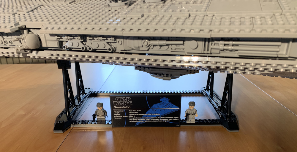 Imperialer Sternenzerstörer - Infoschild mit Minifiguren