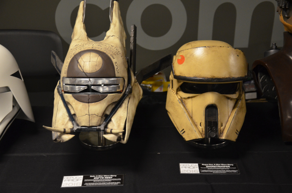 Echo Base Con: Helme von Enfys Nest und einem Shoretrooper