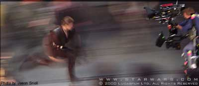 Eines der ersten Bilder des jugendlichen Anakin Skywalker wurde über die Fotoreihe George Lucas Episode II Select für StarWars.com veröffentlicht.